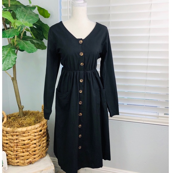 Dresses & Skirts - NWOT BLACK LONG SLEEVE BROWN BUTTON POCKET DRESS